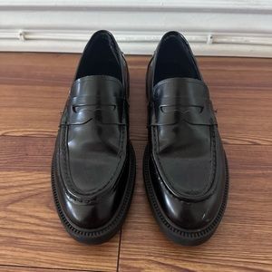 Black Vagabond Loafers. Classic loafer. Women’s size 7.